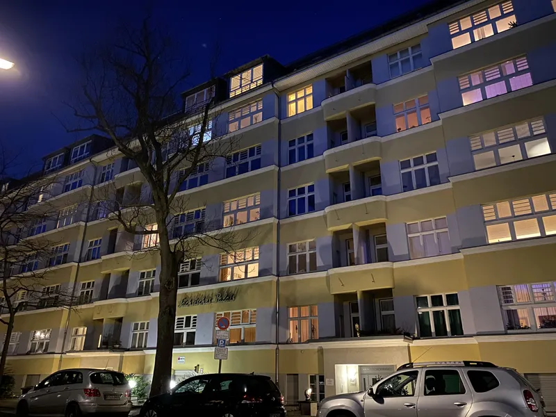 "Sächsisches Palais" - Single-Apartment zentral in City-West — photo 1